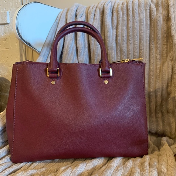 Michael Kors Sutton Satchel - Picture 2 of 14